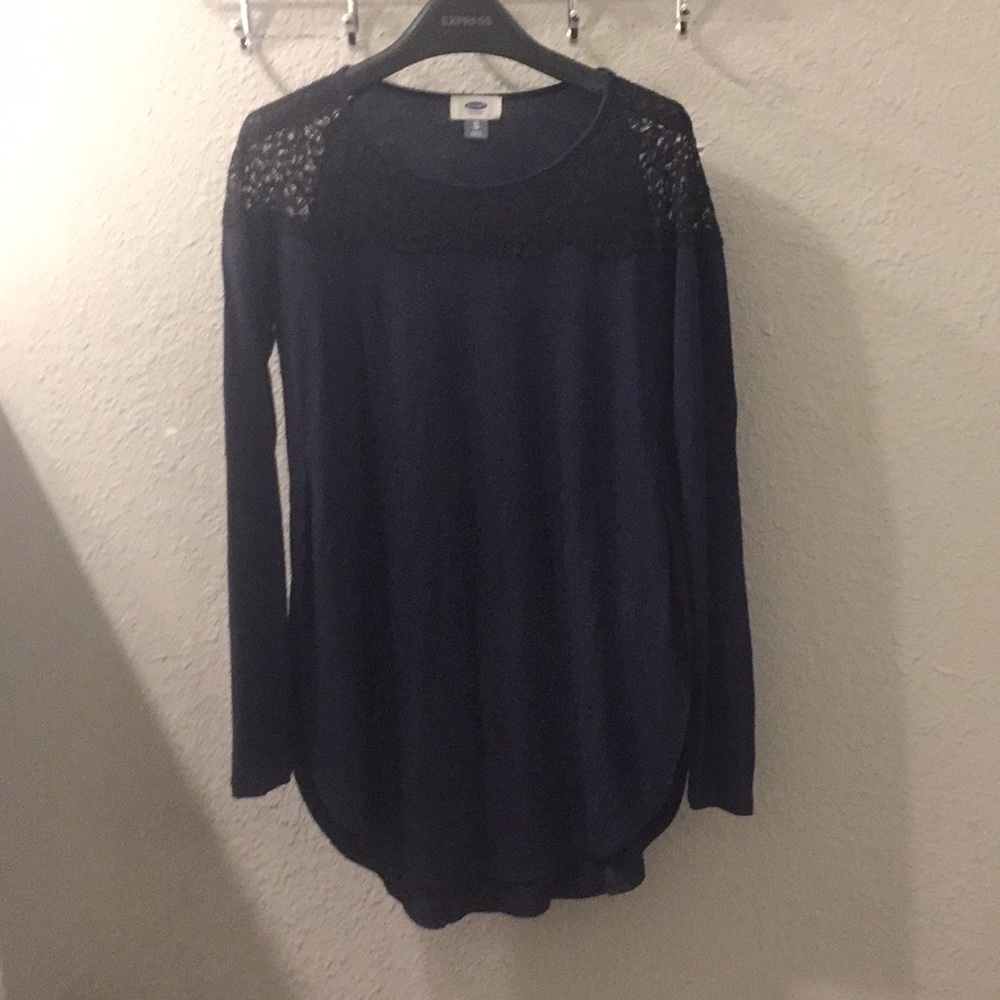 Old navy stretchy lace shoulders tunic